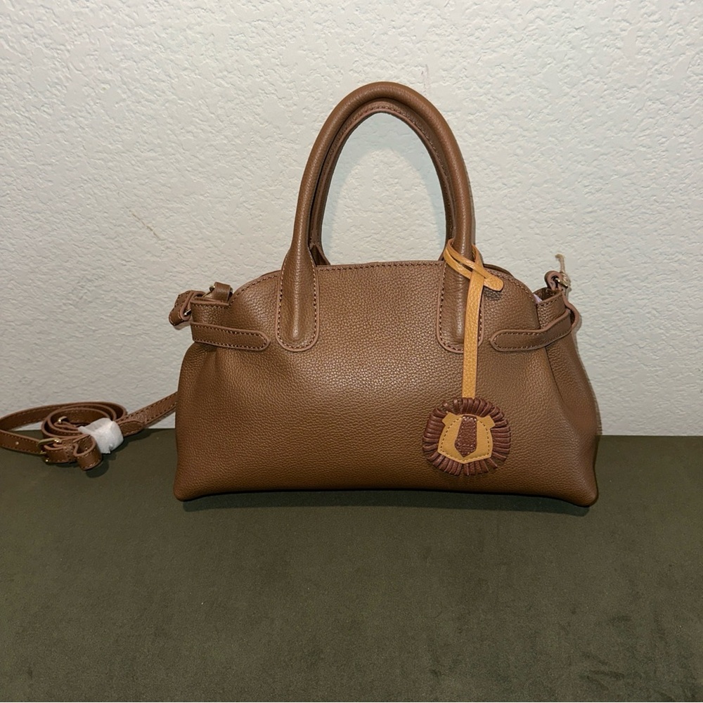 Genuine pebble-grain leather UK PAT 519246 messenger and crossbody bags.